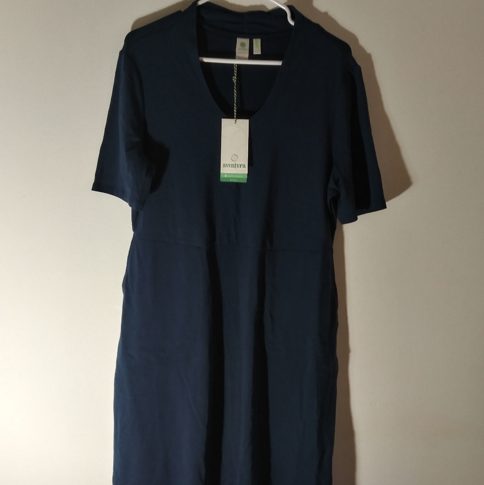 Aventura navy Short sleeve dress L NWT